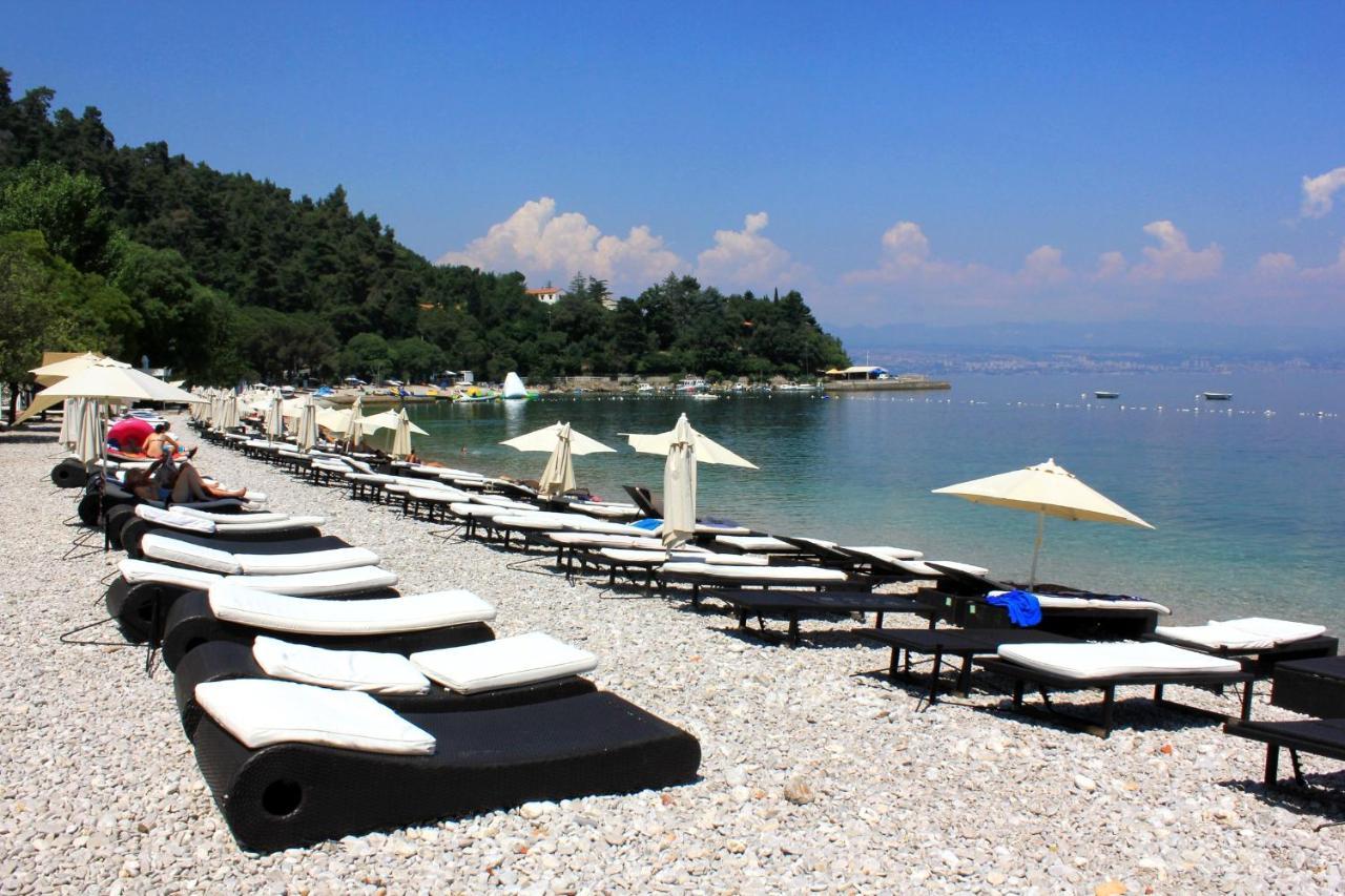 Apartments And Rooms By The Sea Medveja, Opatija - 2305 Lovran Exterior foto